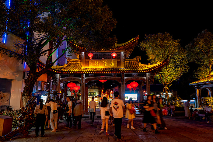 商业街区做亮化工程真能提升夜间经济吗？