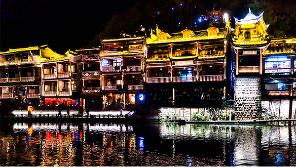如何用文旅灯光亮化来打造独特的夜间IP形象？