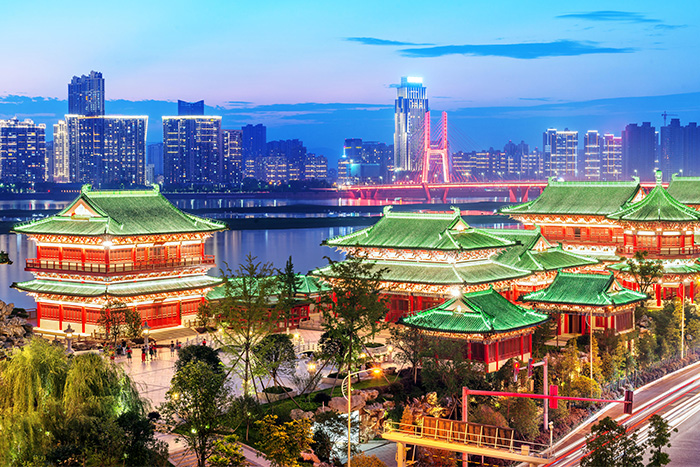 借助 “ 文旅灯光亮化 ”，布局旅游生态产业链！