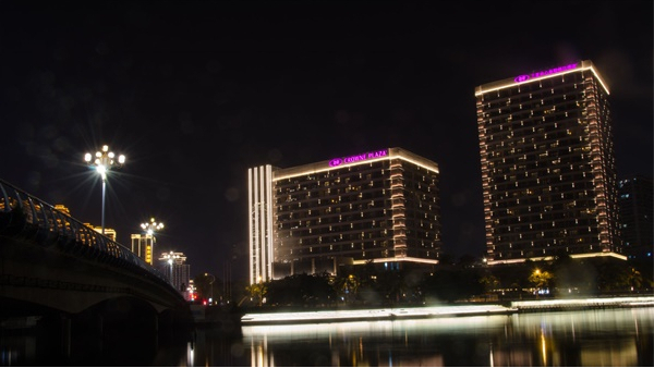 建筑夜景照明与建筑自身文化融为一体