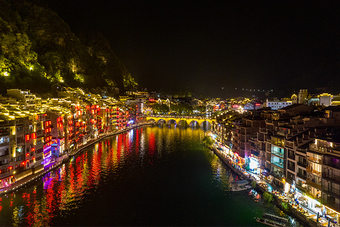 景区网红打卡地灯光亮化工程应该如何做？