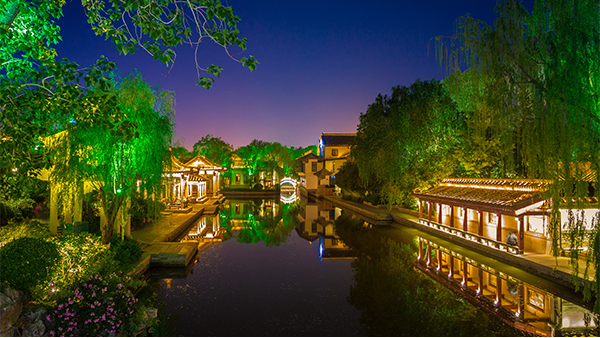 园林夜景亮化工程要做到与周围环境相协调